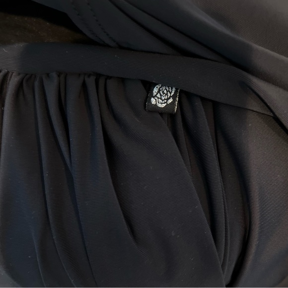 2/ $20 La Vie En Rose Aqua - Picture 2 of 5